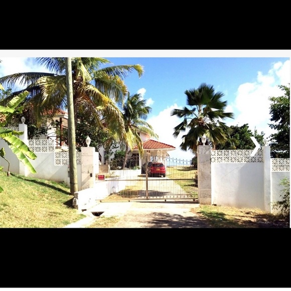 SORRY ,MY CLOSET IS CLOSING IN A MONTH - Picture 11 of 17